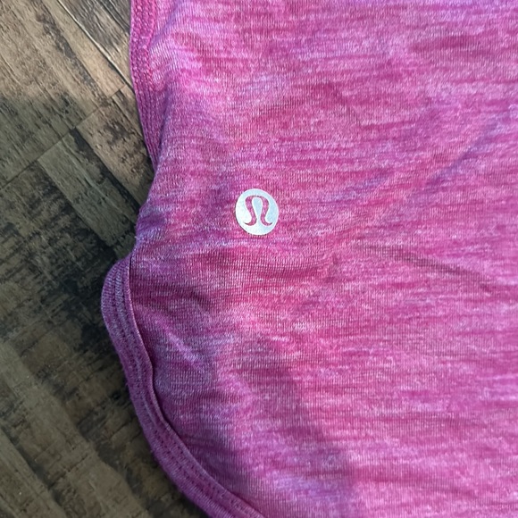 Lululemon size 6 105 singlet fuchsia - Picture 5 of 7